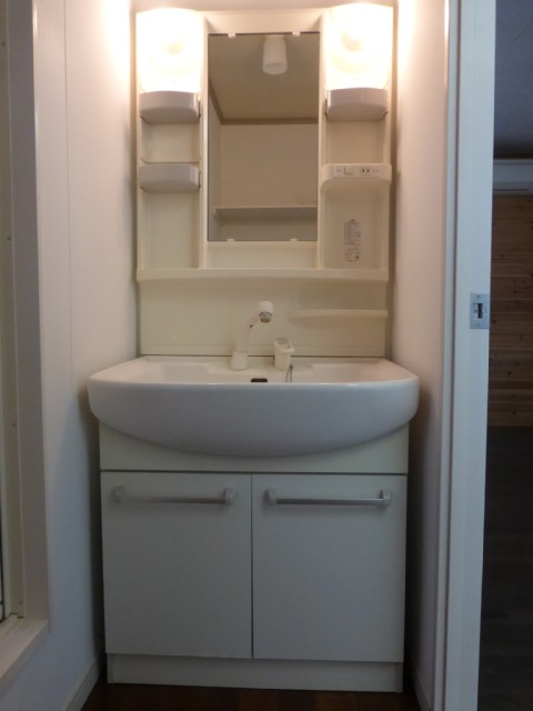 Other room space. Shampoo is Dresser ☆