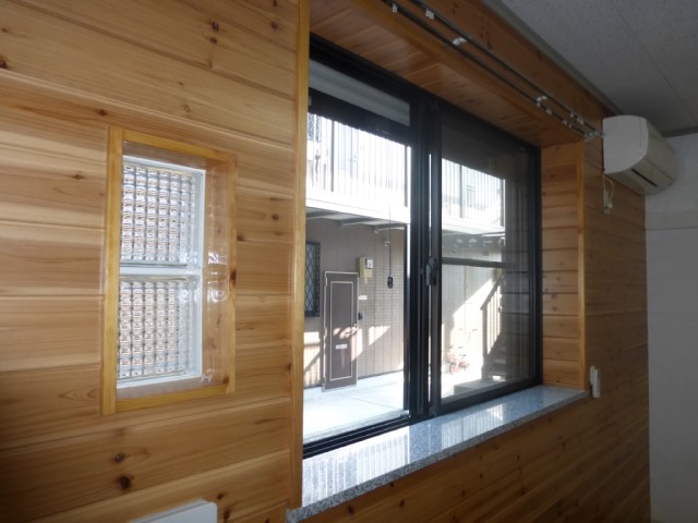 Other room space. Stylish window ~ ☆