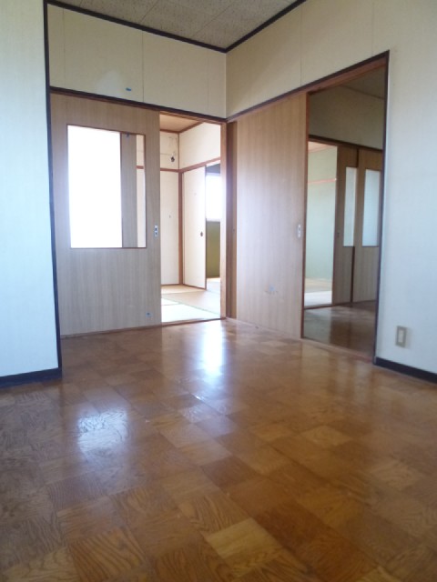 Living and room. Bright ☆