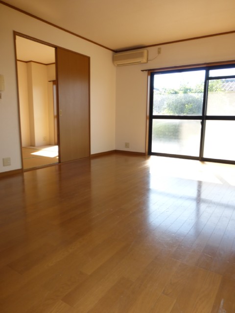 Living and room. Living Large! ! 