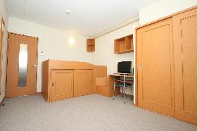 Living and room. Built-in bet ・ With LCD TV.