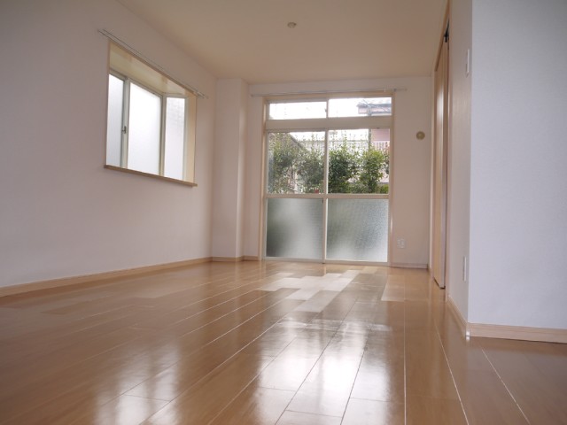 Living and room. Bright living room ☆