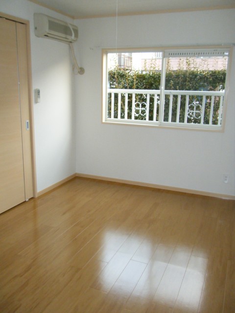 Other room space. Please in the bedroom