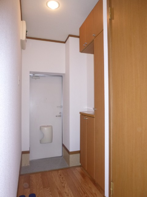 Entrance. There are shoe box ☆ 