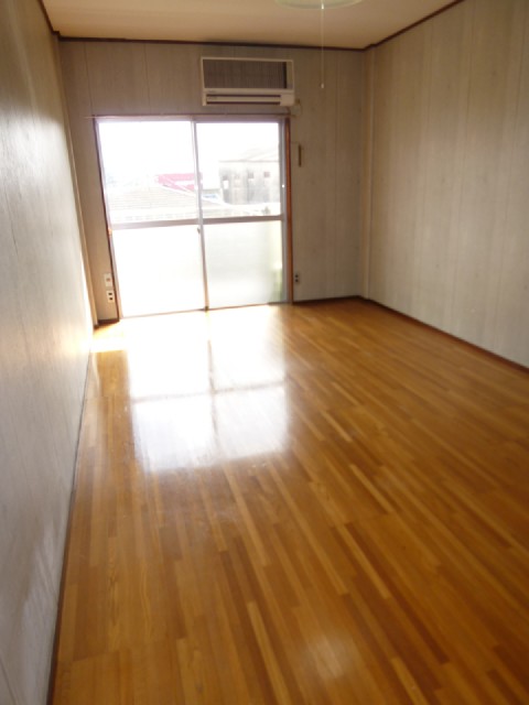 Living and room. Beautiful rooms ☆