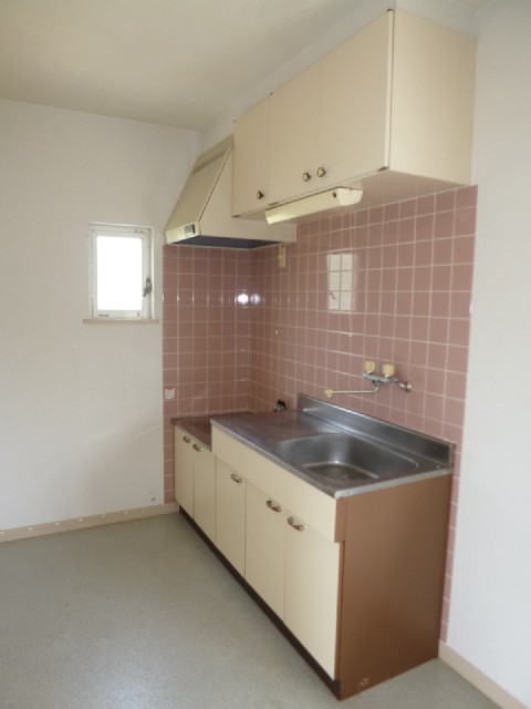 Kitchen. Pat There is also a ventilation window! !