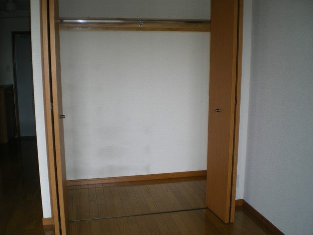 Receipt. Storage lot