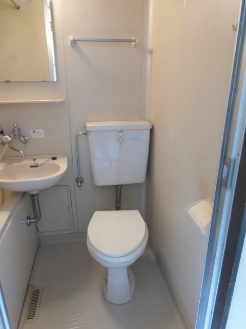 Toilet. It is a flush toilet ☆ 