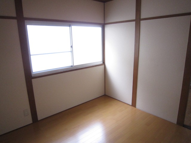 Other room space. Western-style 4.5 Pledge