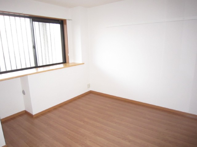 Other room space. Western-style 6 Pledge