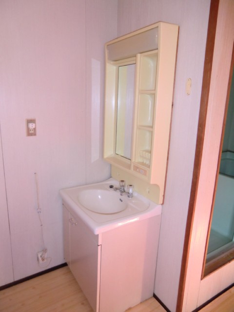 Other room space. Dressing here