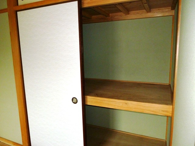 Receipt. You can put even futon.