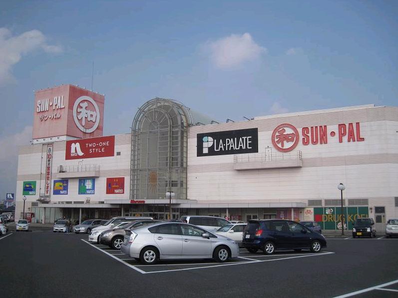 Supermarket. Maruwa Yukuhashi San ・ 1586m to Pal store (Super)