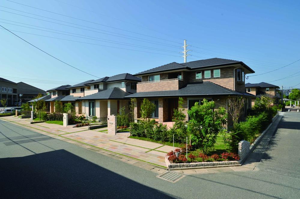 Sale already cityscape photo. Sale already the city average (Mainosato Village)