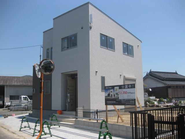 Local appearance photo