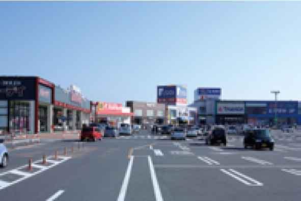 Shopping centre. 1800m to Costa Yukuhashi