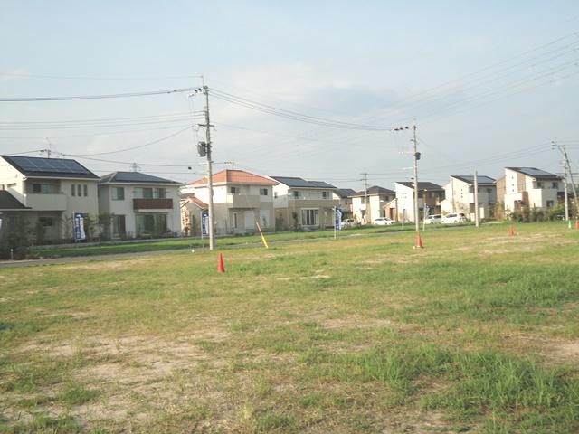 Sale already cityscape photo. Flat grounds that take advantage of the blessing of the sun to fully. Fields that spread to much looked carefree mountains.