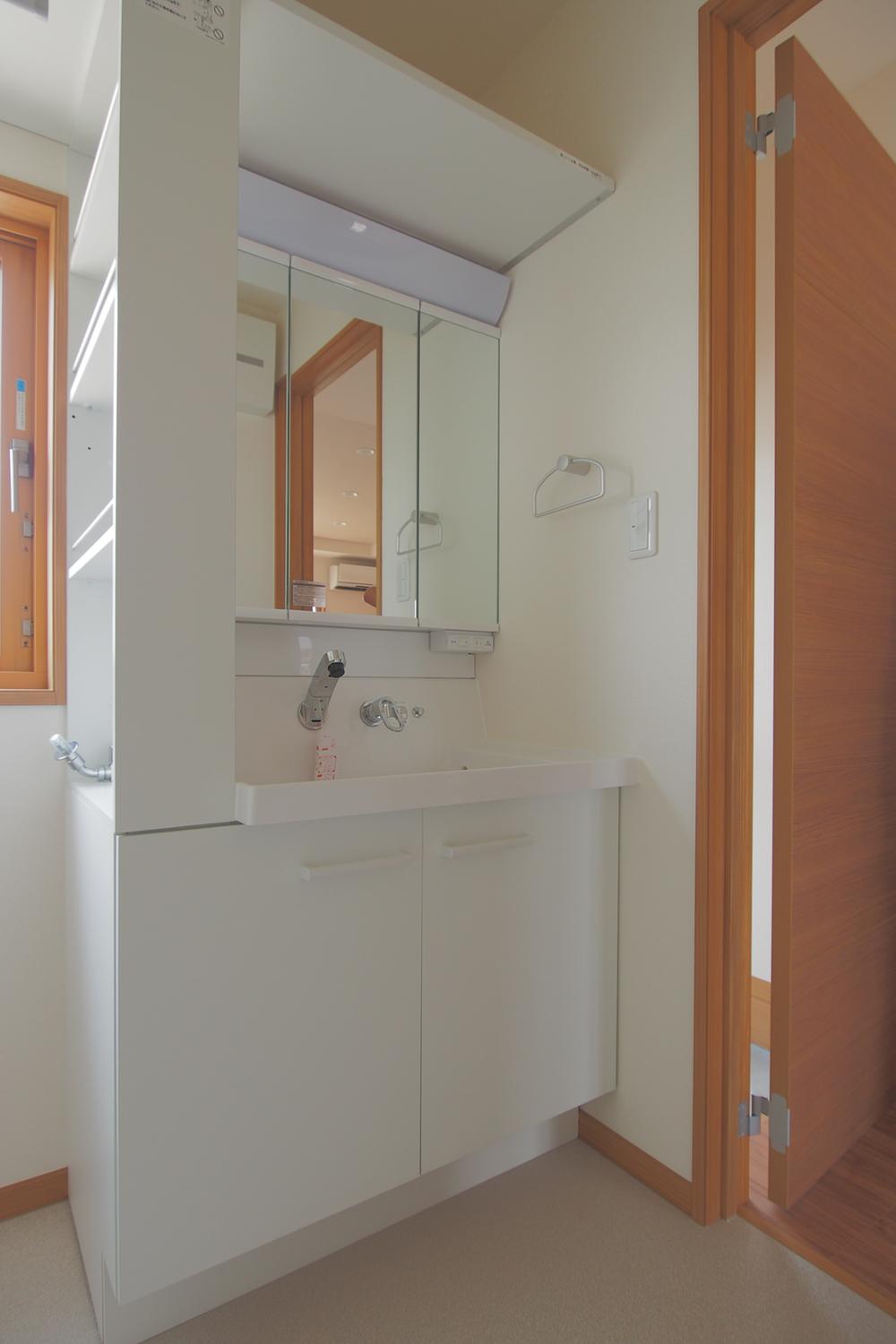 Wash basin, toilet. Bathroom Vanity