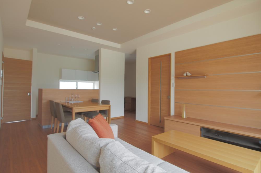 Living. Contact us, Koriyama Real Estate Division 0800-603-2484