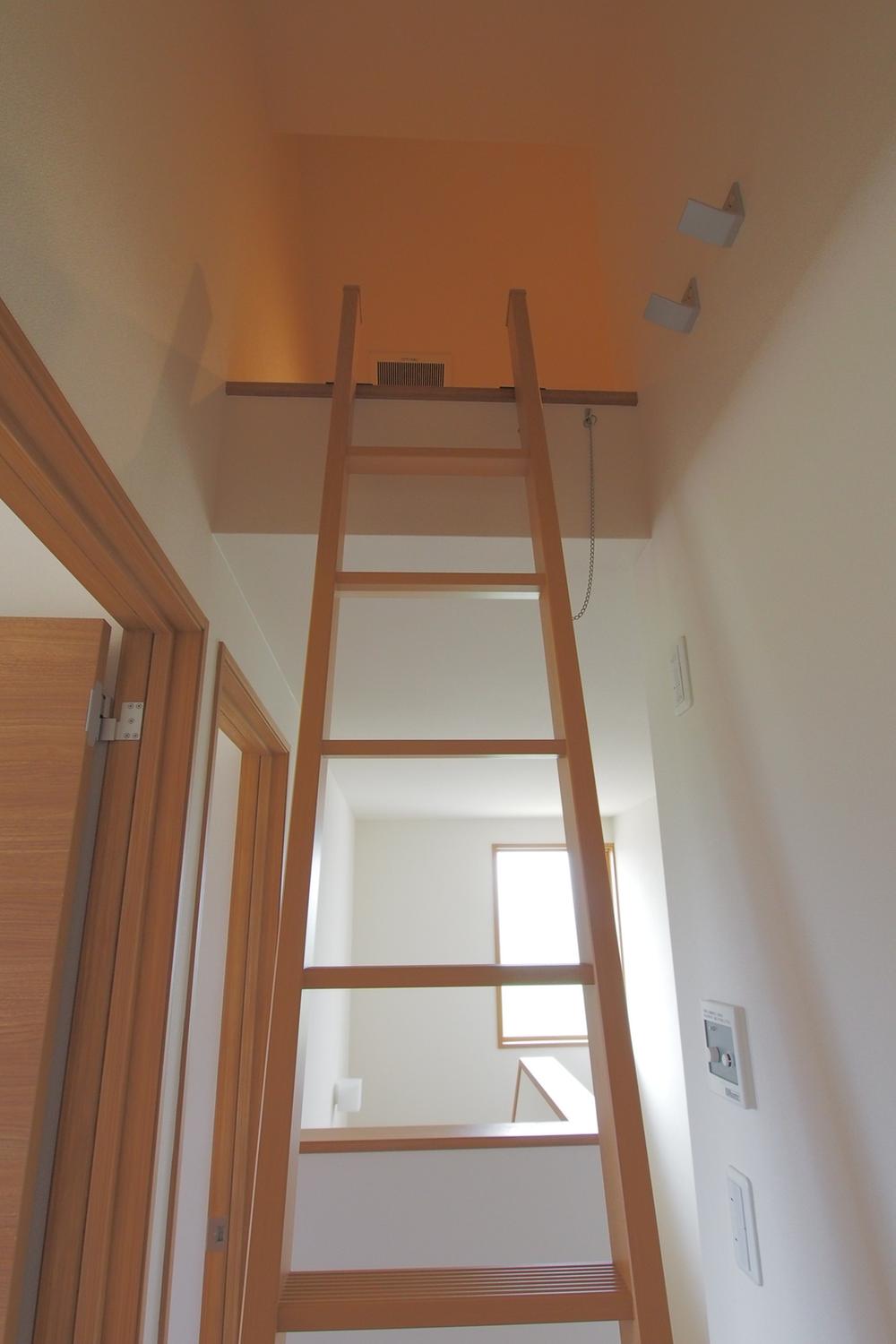 Receipt. It followed from 2F to loft.