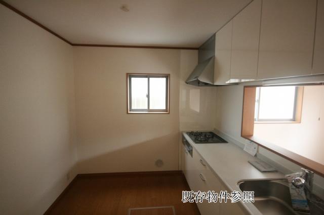 Kitchen. Three-necked gas stove