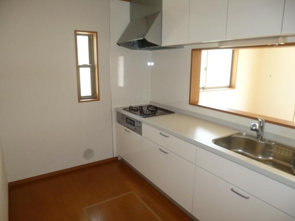 Building plan example (introspection photo). System kitchen with an emphasis on functionality is capable of color select