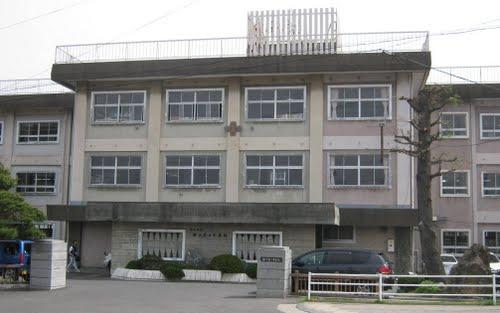 Junior high school. 1727m to Koriyama City Museum of Koriyama third junior high school