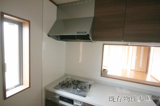 Kitchen. Three-necked gas stove