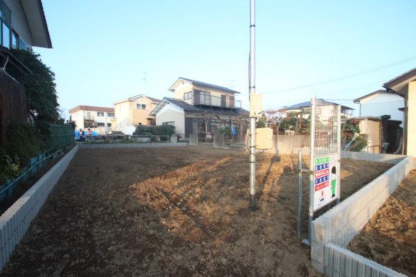 Local appearance photo. Local (11 May 2013) Shooting