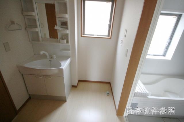 Wash basin, toilet. With anti-fog heaters