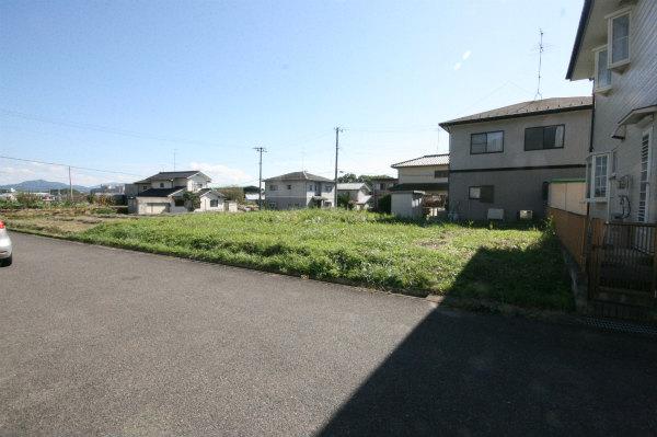 Local appearance photo. Local (10 May 2013) Shooting