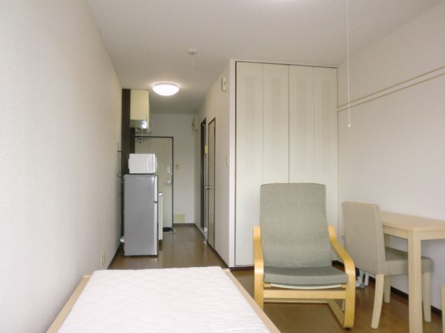 Living and room. Openness overflow room