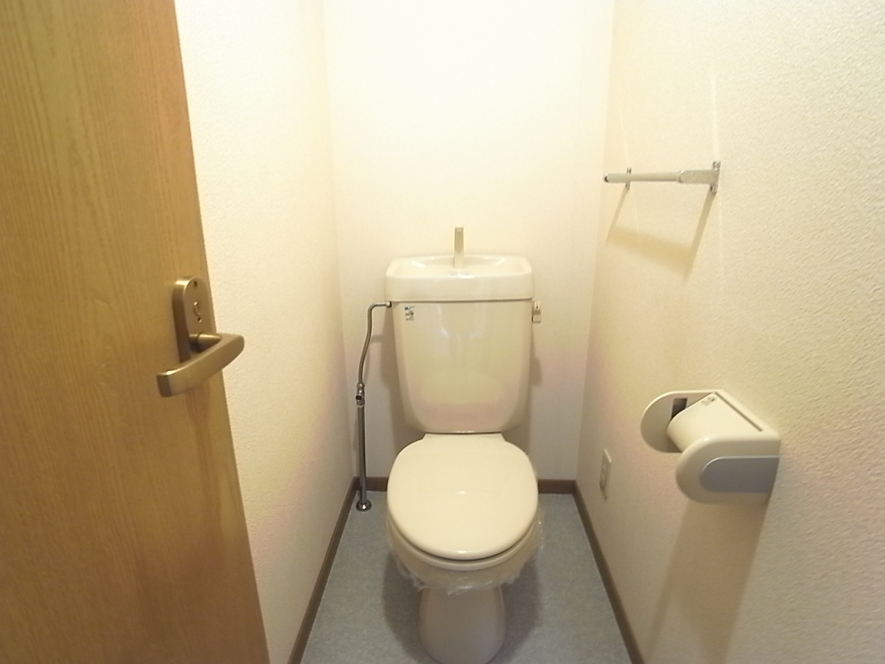 Toilet. Of course the bus toilet by ^^