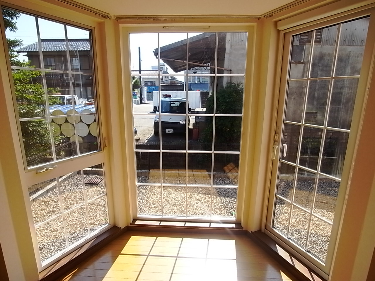 Other room space. It will be out in the garden from cute window ^^