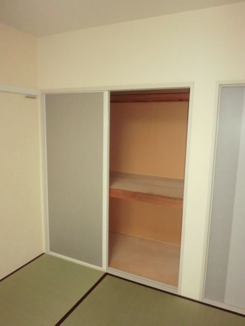 Receipt. It is easy-to-use is housed with a partition. 