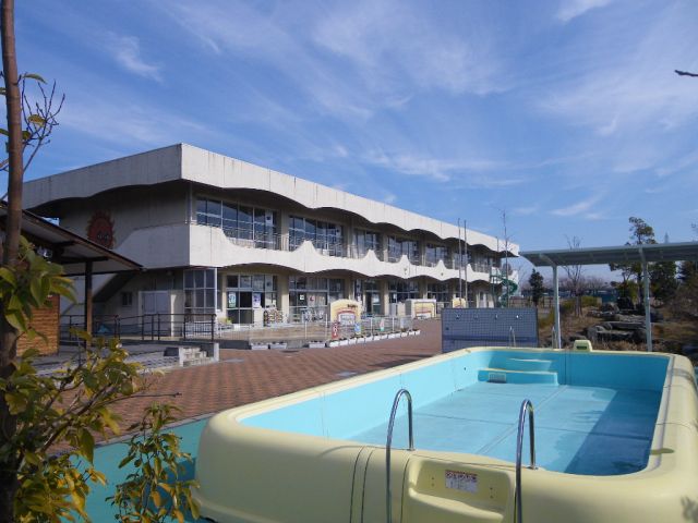 kindergarten ・ Nursery. Niki nursery school (kindergarten ・ 1400m to the nursery)