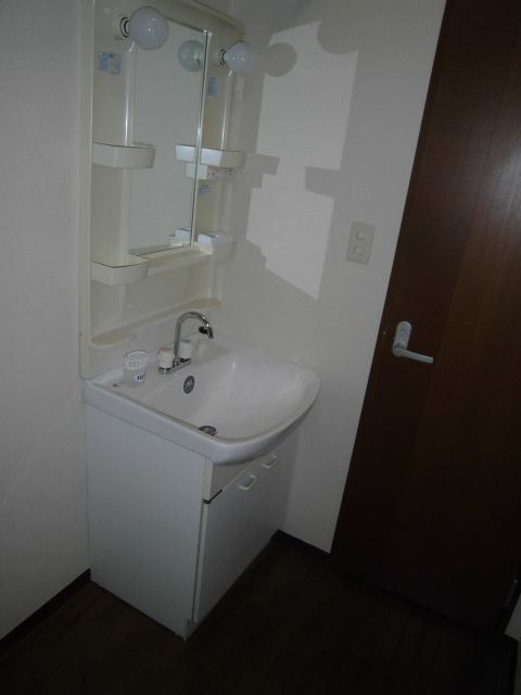 Washroom. I like with vanity.