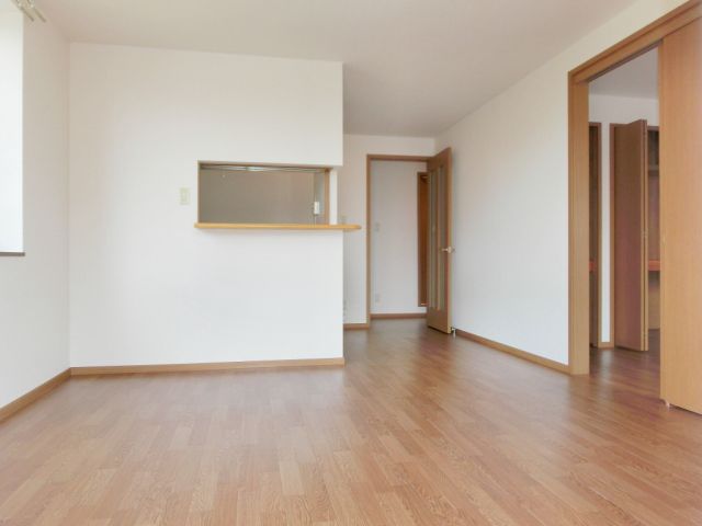 Living and room. 12 Pledge of spread of living.