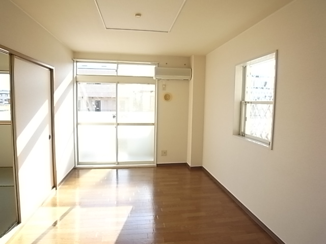 Living and room. Western-style 6 Pledge Day good