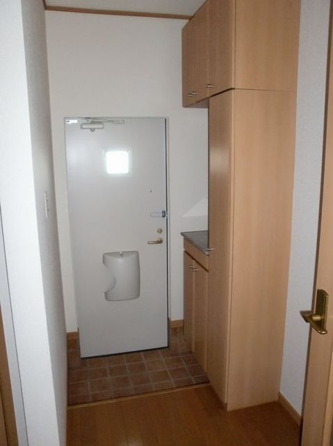 Entrance. It is the state of the entrance. 