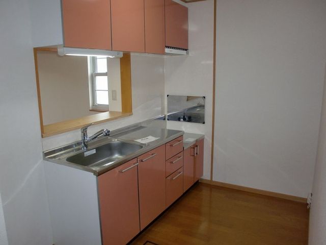 Kitchen. It is a looks good kitchen of usability. 