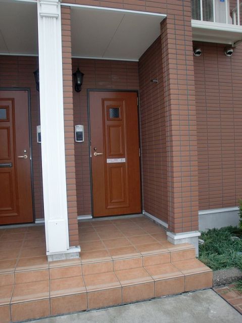 Entrance. It is fashionable entrance. 