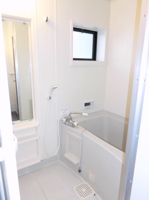 Bath. Excellent bath in functionality with reheating. 