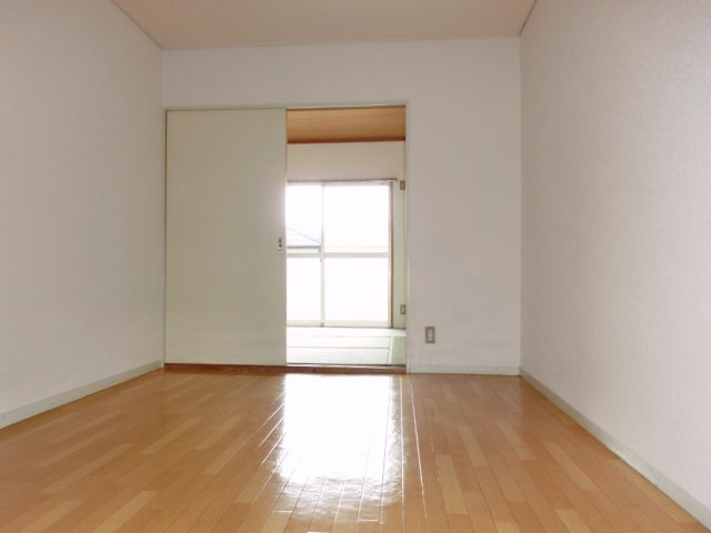 Kitchen. Dining kitchen is located quires 7. 