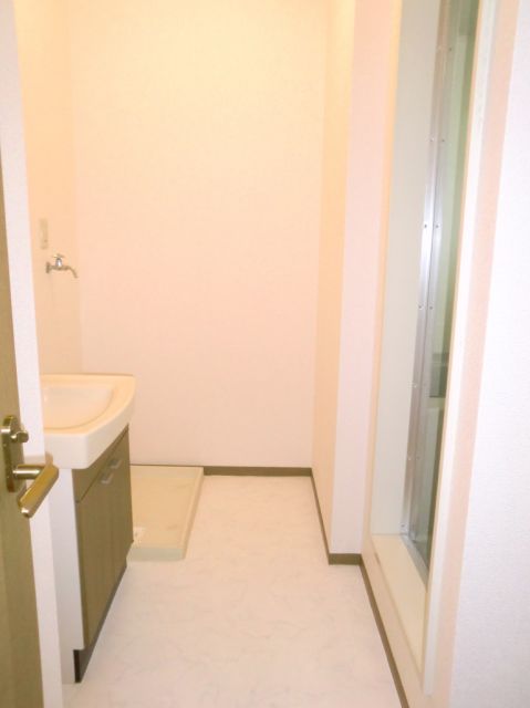 Washroom. Is the dressing room of the spread is nice. 