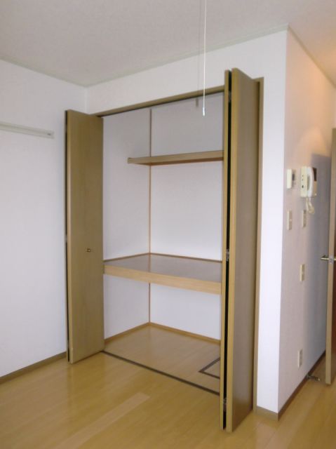 Receipt. Plenty of storage space. 