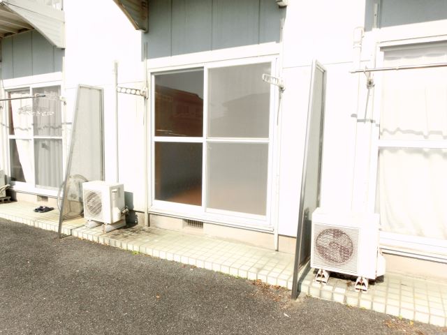 Garden. It dries good sunny laundry.