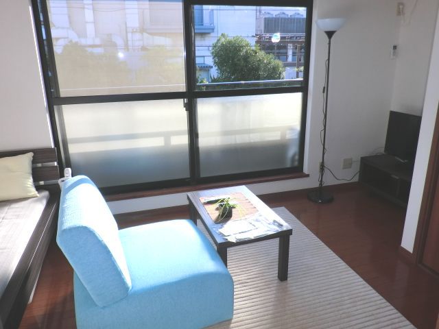 Living and room. Familiar stylish furniture in CM ・ With consumer electronics.