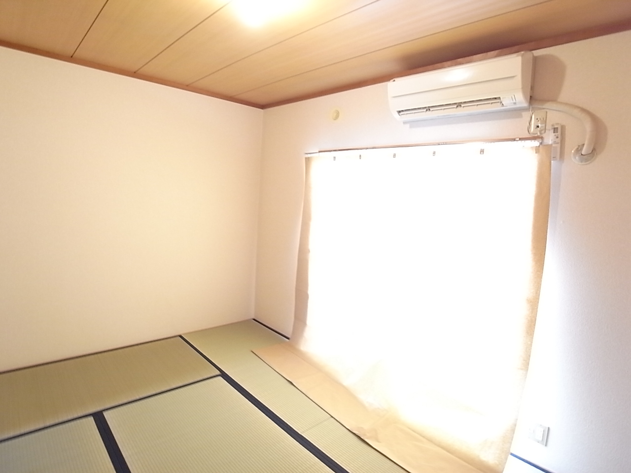 Living and room. Air-conditioned!