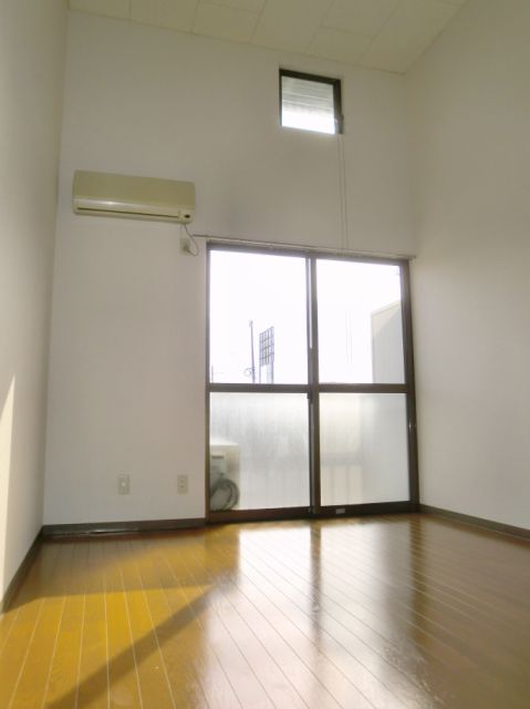 Living and room. It is comfortable, air-conditioned. 